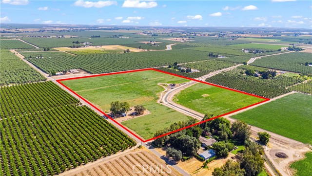 8340 West Lane, Winton CA: https://media.crmls.org/medias/cd107874-be7d-41ff-be8d-103c3600a7b4.jpg