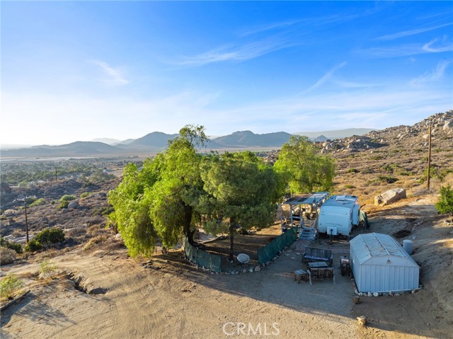 29740 Nogues Road, Nuevo CA: https://media.crmls.org/medias/cd10d35d-3951-455e-a758-3b2e5f749ef7.jpg