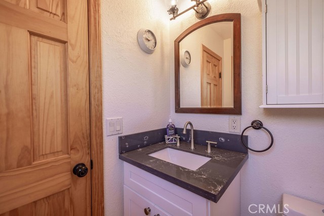 Detail Gallery Image 37 of 55 For 42692 Moonridge Rd, Big Bear Lake,  CA 92315 - 4 Beds | 2 Baths