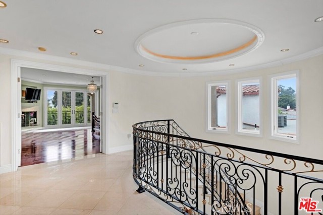 10517 Blythe Avenue, Los Angeles CA: https://media.crmls.org/medias/cd1222bc-ee96-4911-8708-7e56853d2e5e.jpg