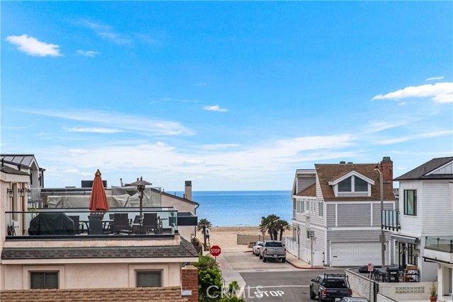 Detail Gallery Image 24 of 38 For 128 39th, Newport Beach,  CA 92663 - – Beds | – Baths