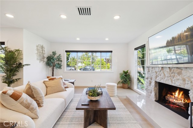6105 Bellingham Avenue, North Hollywood CA: https://media.crmls.org/medias/cd12c4b0-1d4e-4e28-a441-7a20d7e65e0e.jpg