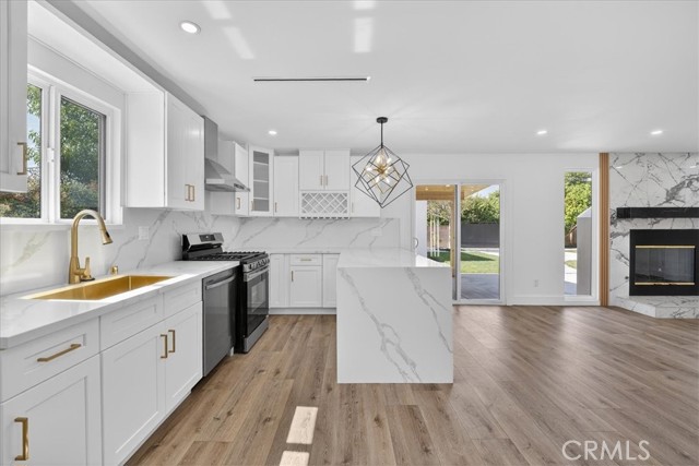 Detail Gallery Image 11 of 49 For 7055 Fallbrook Ave, West Hills,  CA 91307 - 4 Beds | 2 Baths