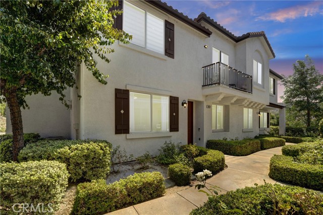 Detail Gallery Image 1 of 28 For 28072 Catherine Dr, Canyon Country,  CA 91351 - 2 Beds | 3 Baths