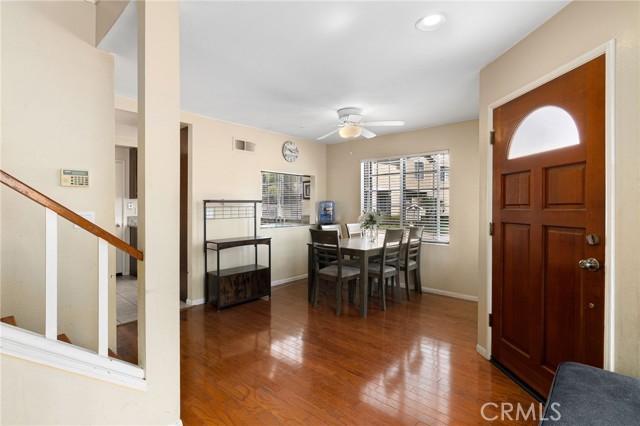 Detail Gallery Image 4 of 31 For 1850 W Falmouth Ave #1,  Anaheim,  CA 92801 - 2 Beds | 2/1 Baths