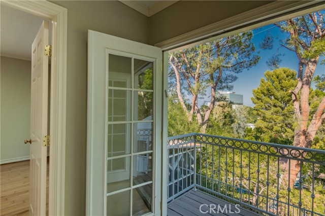 4602 Hurford Terrace, Encino CA: https://media.crmls.org/medias/cd14f3f2-3aef-4def-9b67-de06357a39ad.jpg