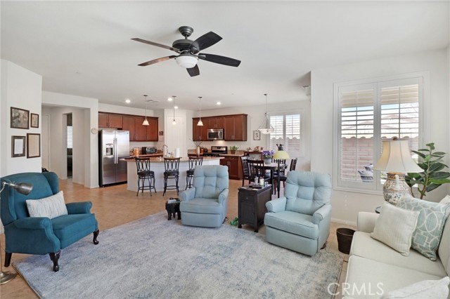 1340 Corte Alamonte, Hemet CA: https://media.crmls.org/medias/cd15afb3-9dea-4048-87e4-2df5d2846b33.jpg