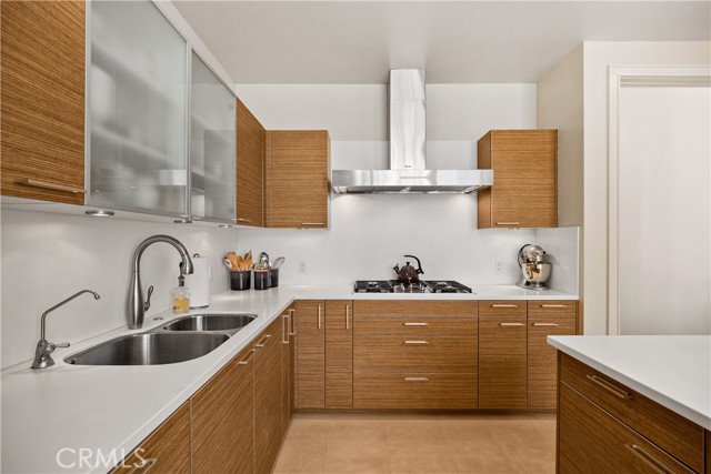 Detail Gallery Image 17 of 51 For 10776 Wilshire Bld #901,  Los Angeles,  CA 90024 - 2 Beds | 2/1 Baths