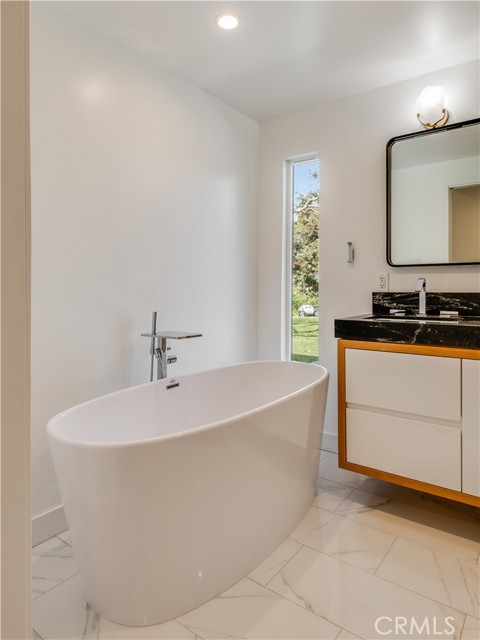 39 Shady Vista Road, Rolling Hills Estates, California 90274, 3 Bedrooms Bedrooms, ,2 BathroomsBathrooms,Residential,Sold,Shady Vista,SB22045162