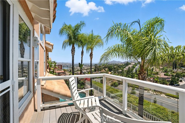 51 Corte Madera, Lake Elsinore CA: https://media.crmls.org/medias/cd172359-c786-42c1-9af9-0c8bb1a55409.jpg