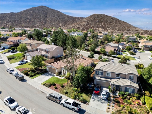 27727 Hollyoak Way, Menifee CA: https://media.crmls.org/medias/cd174427-b61f-4628-b478-50553b6617cf.jpg