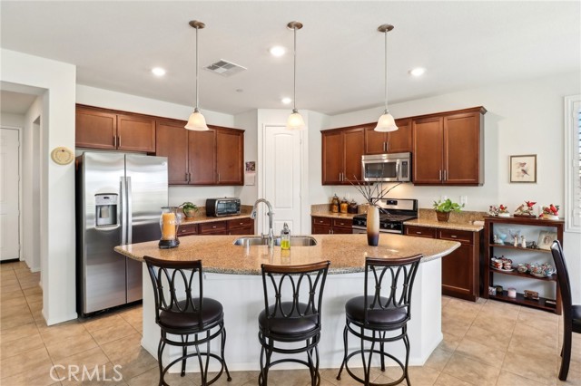 1340 Corte Alamonte, Hemet CA: https://media.crmls.org/medias/cd1768ef-34ad-4ac6-9685-8ea3e3ad6b39.jpg