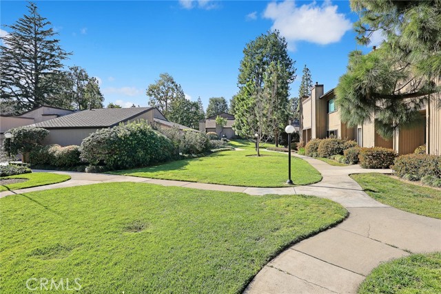242 N Orange Grove Boulevard, Pasadena CA: https://media.crmls.org/medias/cd18e6cf-f39a-4911-914f-9761c3eb8ff8.jpg