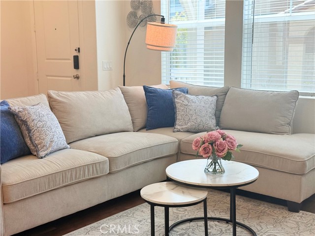 8543 Midway Lane, Chino CA: https://media.crmls.org/medias/cd19194a-66fe-4631-afbc-fcd4c1009eab.jpg