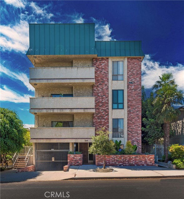 1665 Federal Avenue, Los Angeles CA: https://media.crmls.org/medias/cd1924b2-8c65-41de-816d-56004ed195b3.jpg