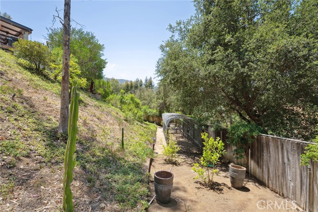 24311 Sylvan Glen Road, Calabasas CA: https://media.crmls.org/medias/cd19cd8f-bfe8-459f-a189-39cd95038f4d.jpg