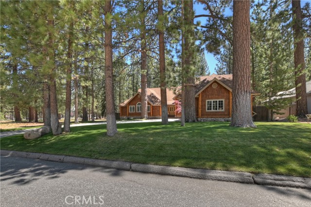 Detail Gallery Image 3 of 44 For 531 Killington Way, Big Bear Lake,  CA 92315 - 4 Beds | 2/1 Baths