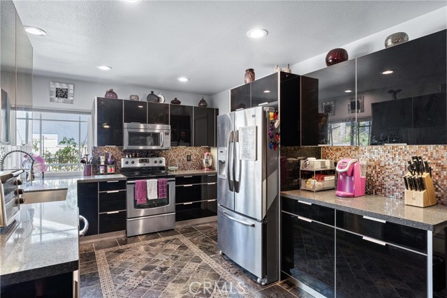 24102 Castilla Lane, Mission Viejo CA: https://media.crmls.org/medias/cd1c1f14-b57e-41c1-8c43-9cd98225dc54.jpg