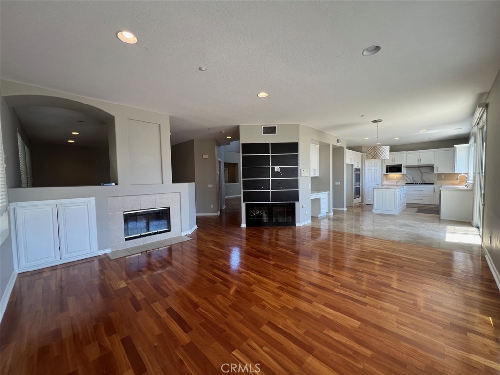 MLS #OC25273280 image #24