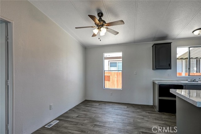 Detail Gallery Image 14 of 37 For 80 E Dawes St #91,  Perris,  CA 92571 - 3 Beds | 2 Baths