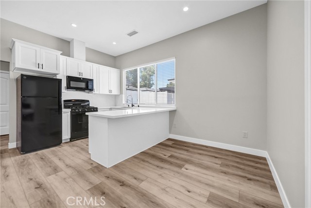 Detail Gallery Image 4 of 26 For 9998 Louise Ave, Northridge,  CA 91325 - 2 Beds | 1 Baths