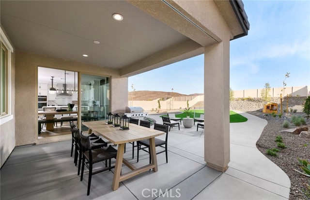 Detail Gallery Image 6 of 15 For 3992 Hudson Ln, Lake Elsinore,  CA 92530 - 4 Beds | 2/1 Baths