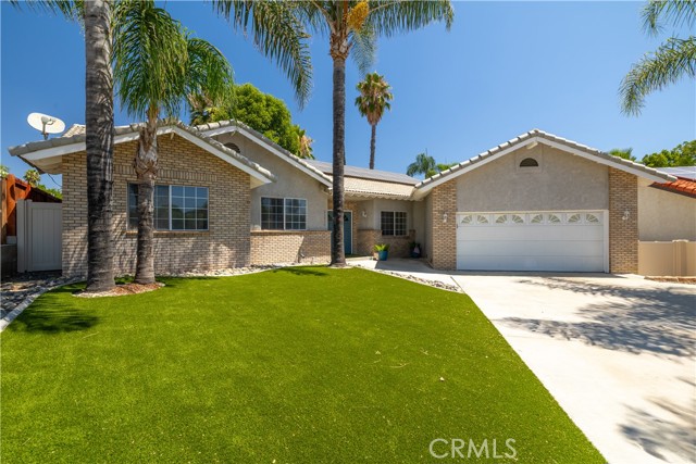 23570 Brook Drive, Canyon Lake CA: https://media.crmls.org/medias/cd1d7a9a-cec6-43ed-8f55-f8fe5dc3144a.jpg
