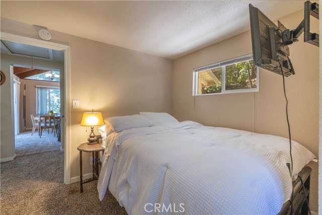 Detail Gallery Image 16 of 37 For 860 E Victoria Ct, Lake Arrowhead,  CA 92352 - 2 Beds | 1/1 Baths