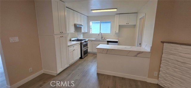 Detail Gallery Image 3 of 14 For 23300 Welby, West Hills,  CA 91307 - 3 Beds | 2 Baths