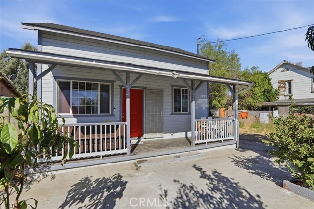 Detail Gallery Image 2 of 30 For 245 Commercial Ave, Riverside,  CA 92507 - 3 Beds | 1 Baths