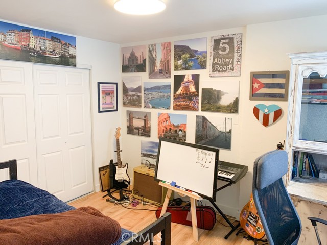 11835 Gale Ave, Hawthorne CA: https://media.crmls.org/medias/cd1f6dc3-6c31-4276-a57d-c55fa76d8654.jpg
