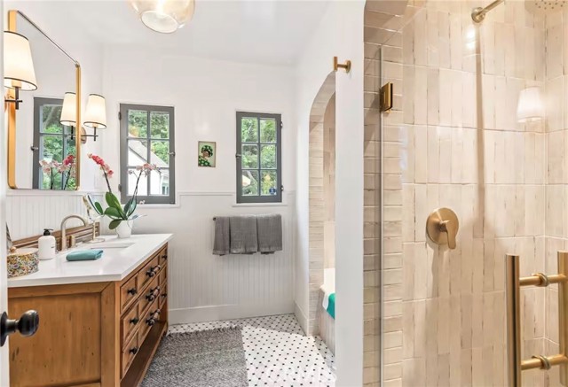 Detail Gallery Image 19 of 43 For 3364 Bennett, Los Angeles,  CA 90068 - 3 Beds | 3 Baths