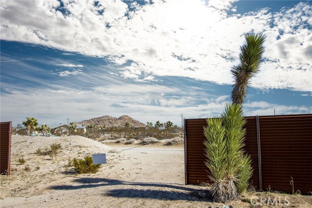 8776 Uphill Road, Joshua Tree, California 92252, ,Land,For Sale,8776 Uphill Road,CRJT23003315