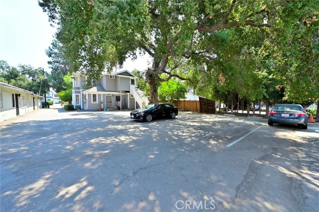 405 409 N Euclid Avenue, Pasadena CA: https://media.crmls.org/medias/cd20960a-a543-4a60-94dc-143d5478f571.jpg
