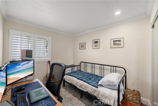 201 W Alton Ave, Santa Ana CA: https://media.crmls.org/medias/cd21b9b8-578f-463f-ad02-1bb4f430b775.jpg