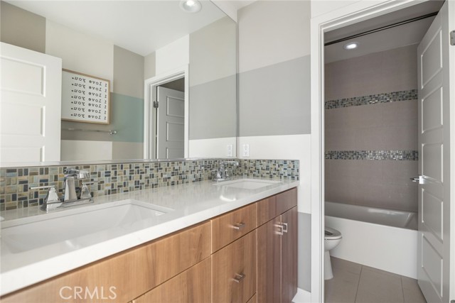 Detail Gallery Image 13 of 29 For 237 Carmine, Irvine,  CA 92618 - 3 Beds | 2/1 Baths