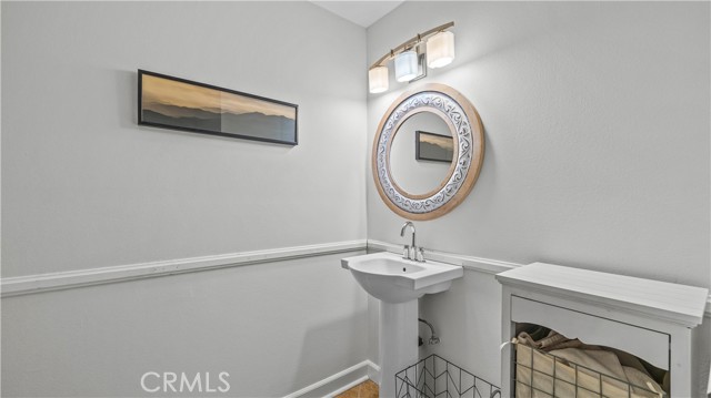 Detail Gallery Image 10 of 29 For 1910 W Palmyra Ave #94,  Orange,  CA 92868 - 4 Beds | 2/1 Baths