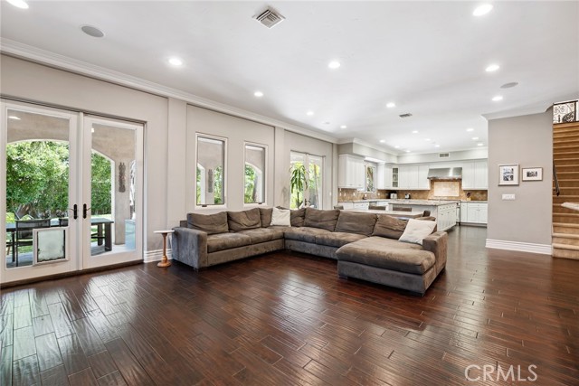 23115 Erwin Street, Woodland Hills CA: https://media.crmls.org/medias/cd22b296-1abe-43e9-b547-352c75e11f25.jpg