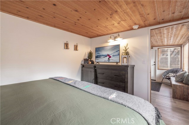 Detail Gallery Image 16 of 26 For 42581 Willow Ave, Big Bear Lake,  CA 92315 - 2 Beds | 1 Baths