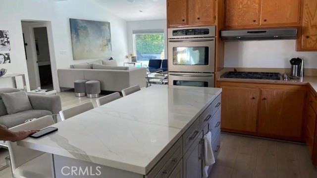 5357 Ellenvale Avenue, Woodland Hills CA: https://media.crmls.org/medias/cd24b4a2-46da-4d66-b2e9-cdbe425f73ca.jpg