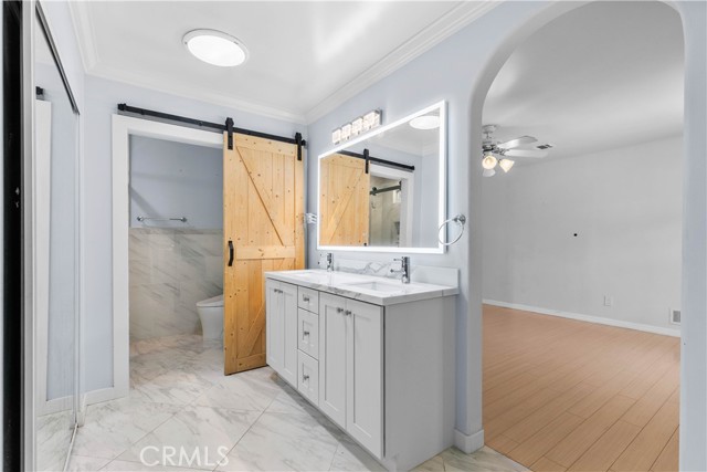 17533 Raymer Street, Sherwood Forest CA: https://media.crmls.org/medias/cd2551eb-15cb-4033-aee1-019883f5afcb.jpg