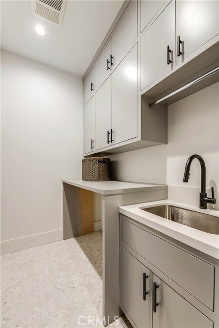 Detail Gallery Image 45 of 55 For 5323 Allott Ave, Sherman Oaks,  CA 91401 - 4 Beds | 4/1 Baths
