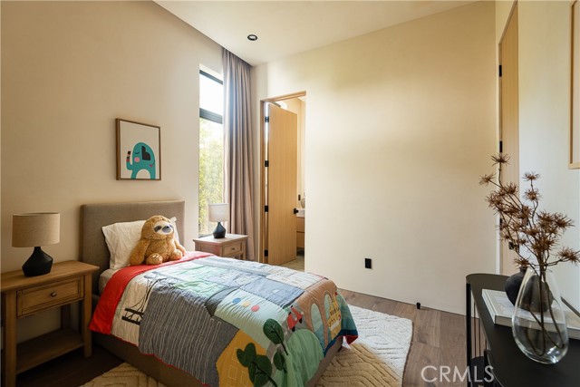 5824 Manton Avenue, Woodland Hills CA: https://media.crmls.org/medias/cd269d74-5bf9-4b28-8330-74254ae0f9b5.jpg