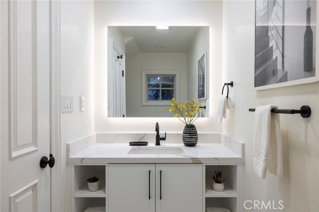 Detail Gallery Image 21 of 38 For 30 Long Bay, Newport Beach,  CA 92660 - 4 Beds | 3/1 Baths