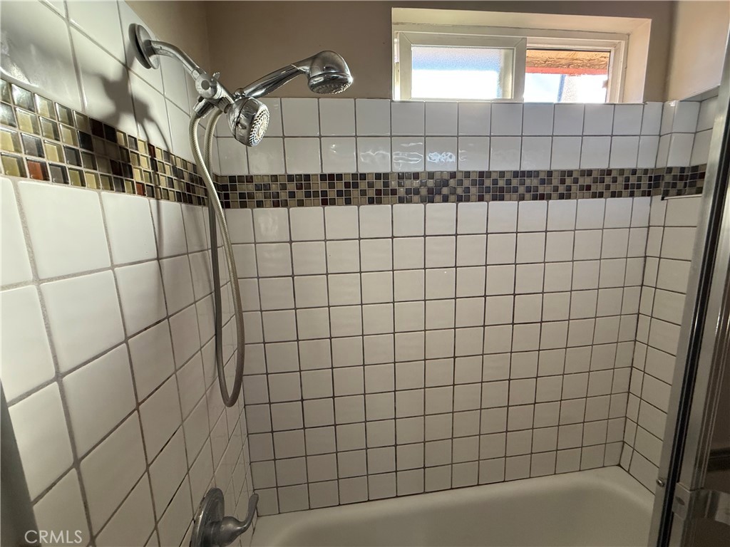 MLS #OC25268085 image #18