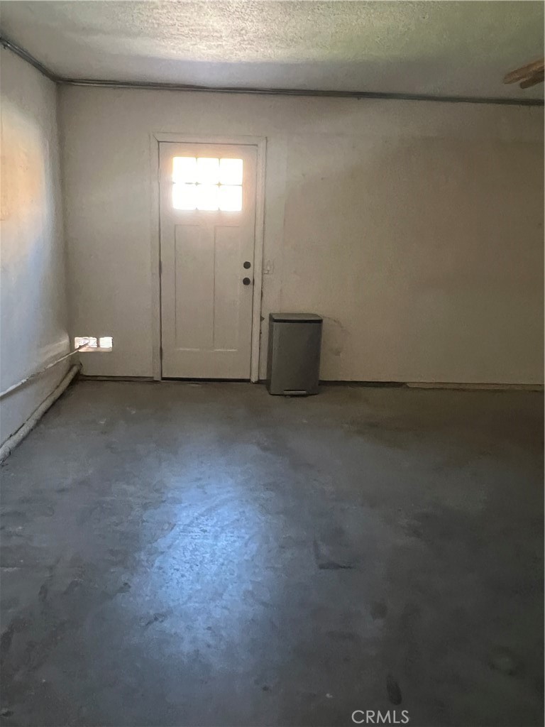 https://media.crmls.org/medias/cd2974d3-332b-42ca-a8ce-99b7daaa652c.jpg?preset=X-Large