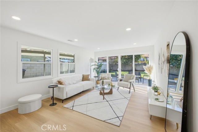 Detail Gallery Image 10 of 29 For 1316 W Beacon Ave, Anaheim,  CA 92802 - 4 Beds | 2 Baths