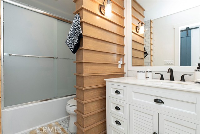 11911 Magnolia Boulevard, Valley Village CA: https://media.crmls.org/medias/cd2a0548-6ba3-47e2-bde3-c3d0114aa228.jpg