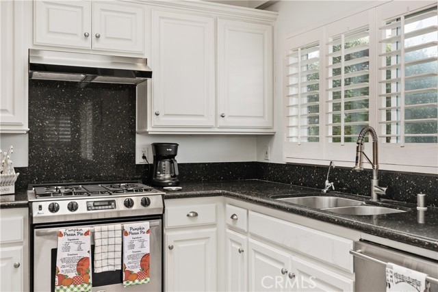 103 Yorktown, Newport Beach CA: https://media.crmls.org/medias/cd2b0cf6-e7a7-48db-8912-4376c87dfa65.jpg