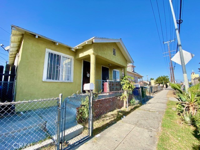2411 Griffith Ave, Los Angeles, CA 90011
